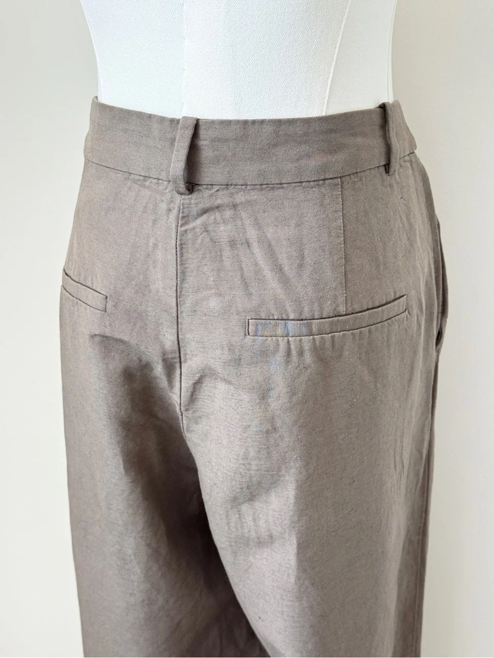 H&M Mid to High Rise Casual Summer Pants in Brown - Size 10
